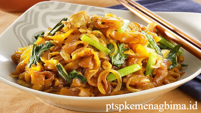 Kwetiau Goreng: Sajian Mi Tionghoa Nusantara dengan Cita Rasa